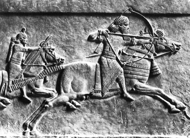 Assyrische strijders te paard